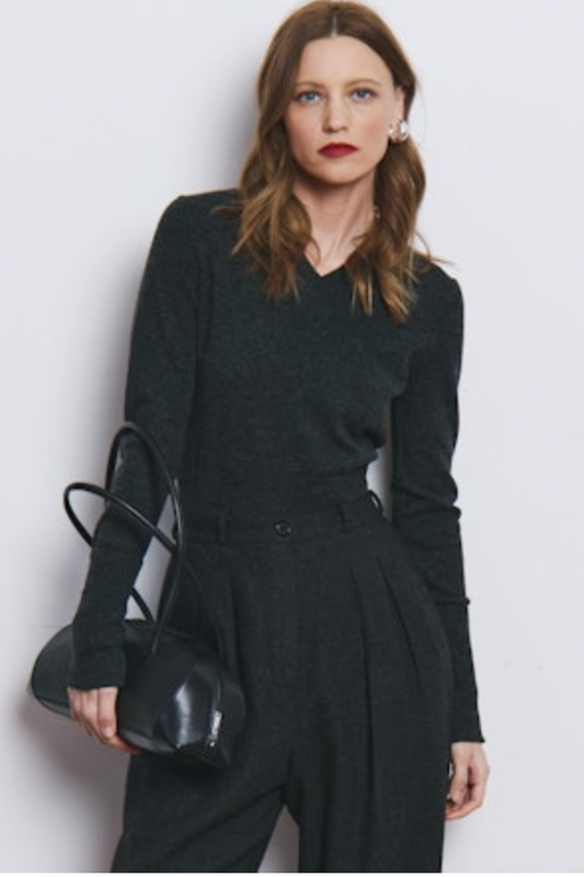 AUTUMN CASHMERE V neck cuffed top