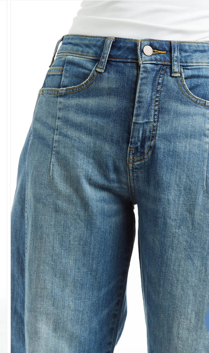 Denim barrel leg jeans