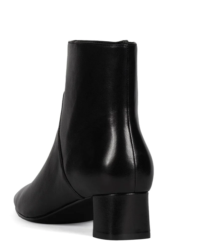 JC perfect black leather boot